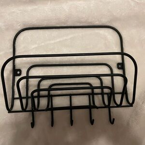 Black Metal Mail & keys Rack